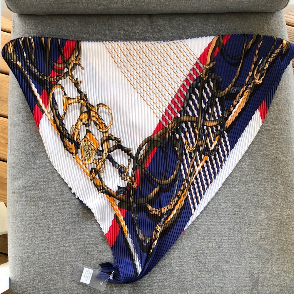 NWT! - Equestrian Horse Tack Print Pleated Scarf